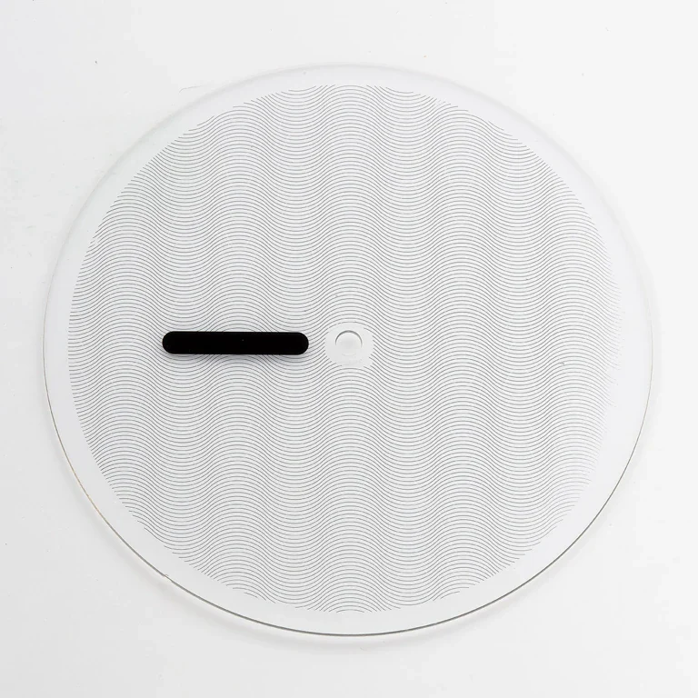 Cadran transparent à motif d'ondes avec aiguille