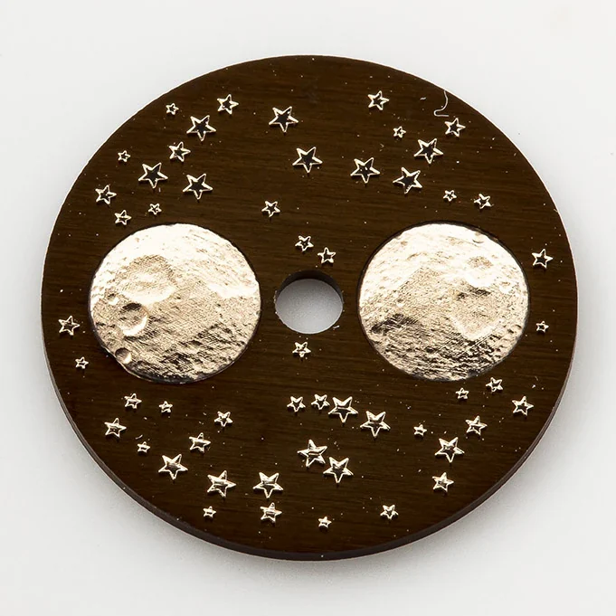 Disque de phase de lune brun aux lunes en relief